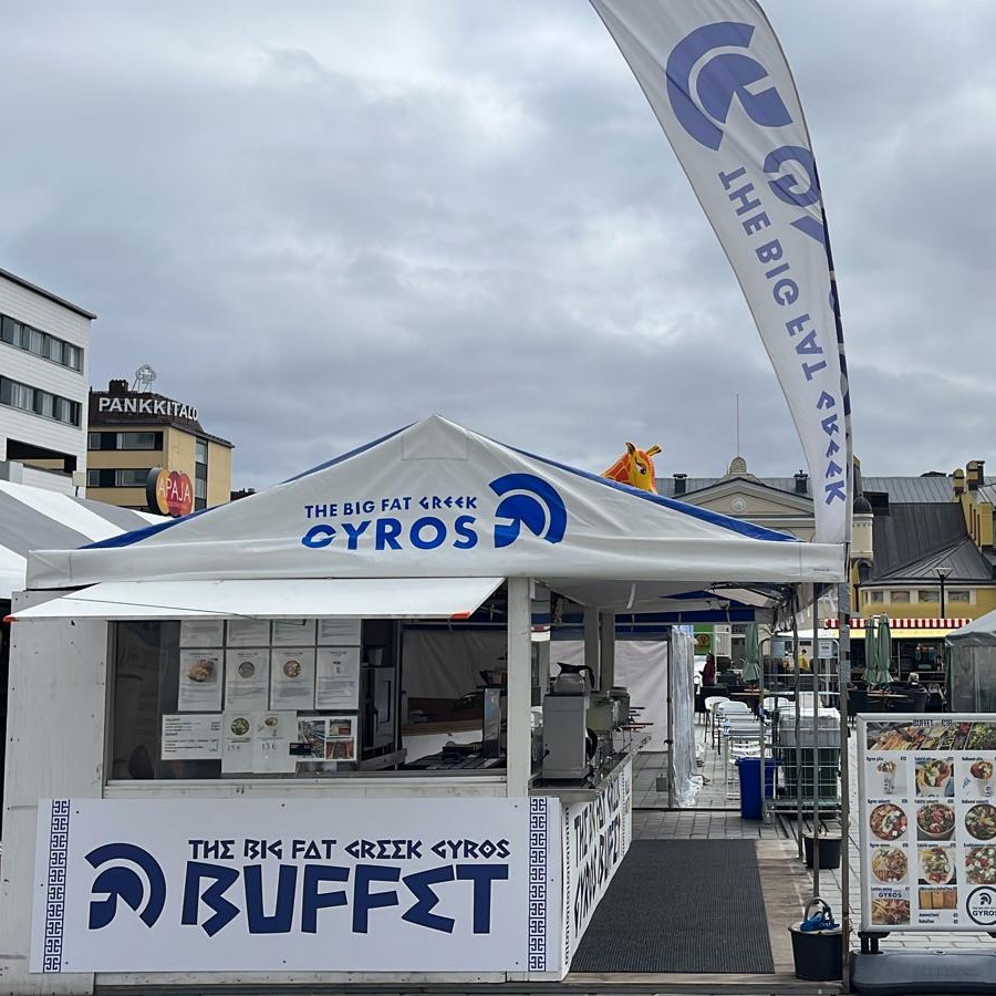 Kuopion ravintola kesällä, sijaitsee Kuopion torilla